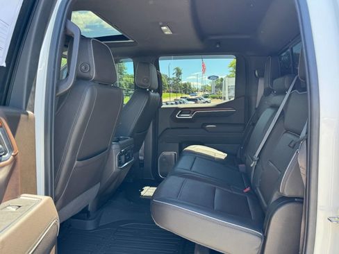 Used 2023 GMC Sierra 1500 Denali w/ Denali Reserve Package AWD/4WD image 10