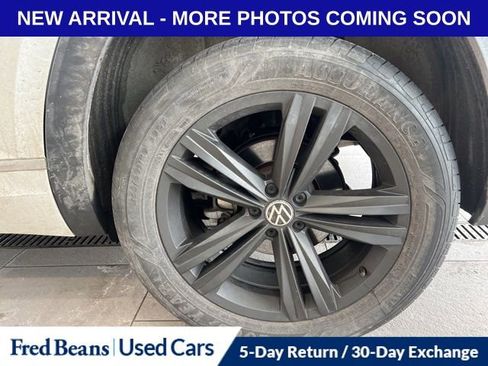 Used 2022 Volkswagen Atlas SEL R-Line image 14