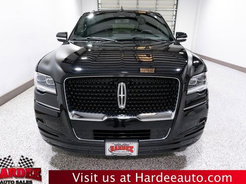 Used 2024 Lincoln Navigator Reserve w/ Equipment Group 201A image 7