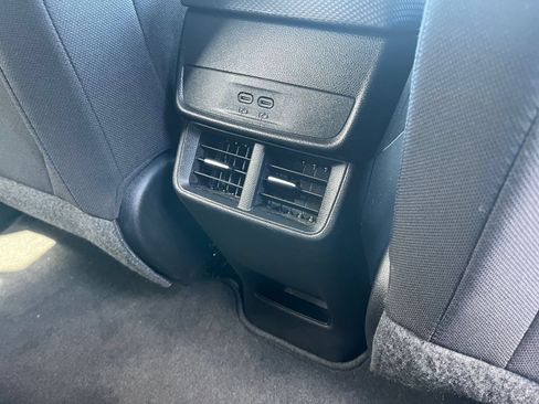 Used 2025 Chevrolet Equinox LT FWD image 25