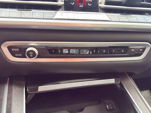 Used 2021 BMW X7 M50i AWD/4WD image 29