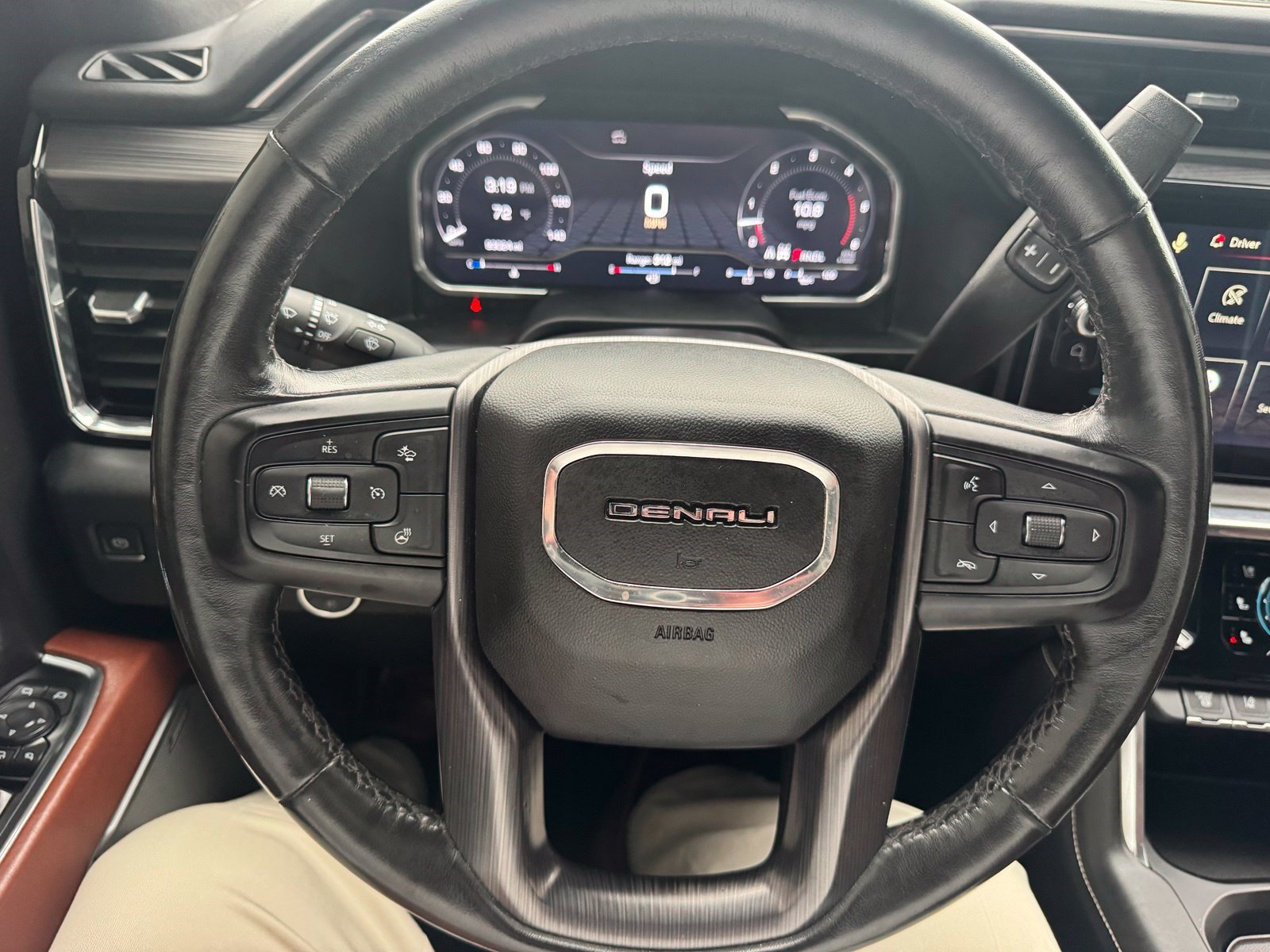 Used 2024 GMC Sierra 2500 Denali Ultimate AWD/4WD image 22