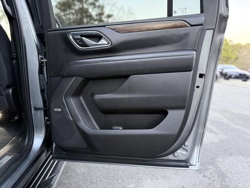Used 2022 Chevrolet Suburban Premier w/ Premium Package image 29
