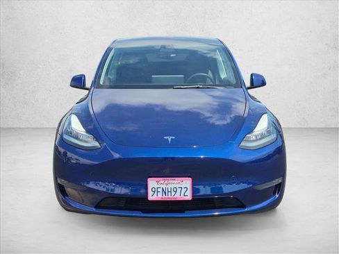 Used 2023 Tesla Model Y Long Range AWD/4WD image 2