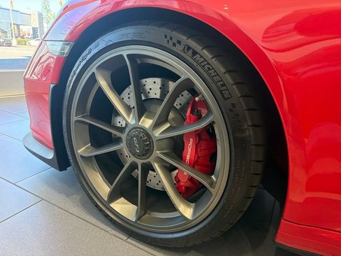 Used 2015 Porsche 911 GT3 RWD image 8
