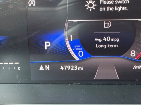 Used 2025 Volkswagen Jetta SE FWD image 23
