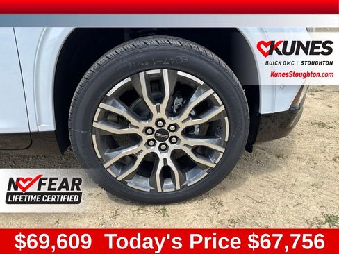 New 2026 GMC Acadia Denali Ultimate w/ LPO, Floor Liner Package AWD/4WD image 16