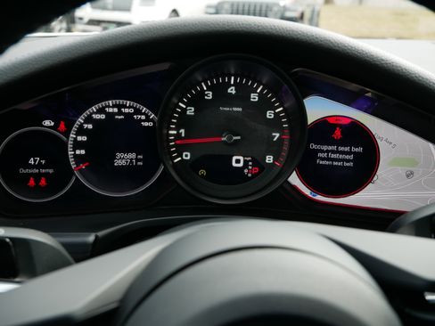 Used 2022 Porsche Panamera 4 Platinum Edition image 27