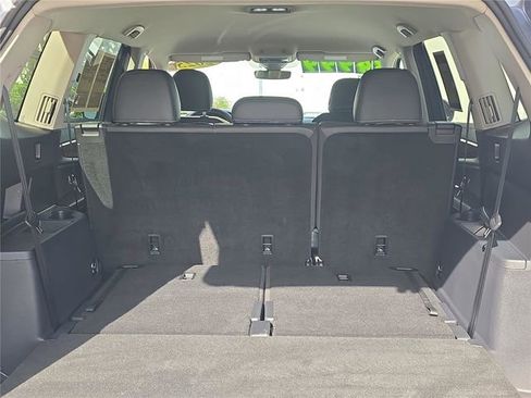 Used 2025 Volkswagen Atlas SE image 10