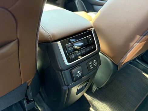 Certified 2024 Subaru Ascent Touring image 31