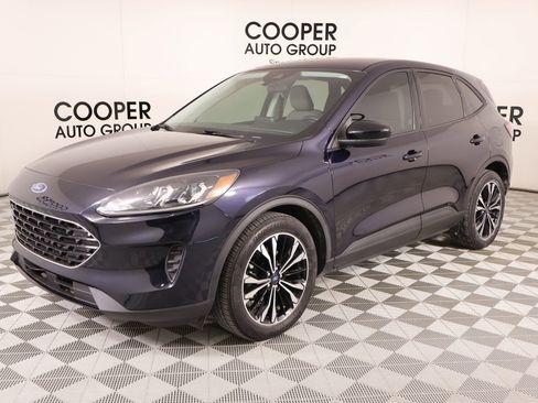 Used 2021 Ford Escape SE w/ SE Sport Appearance Package image 10
