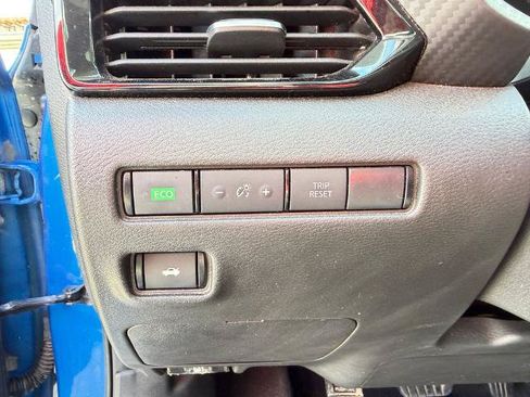 Certified 2021 Nissan Sentra SV FWD image 19