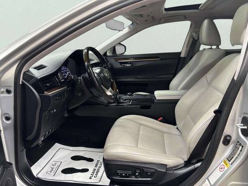 Used 2016 Lexus ES 350 w/ Premium Package w/Wood Trim FWD image 14
