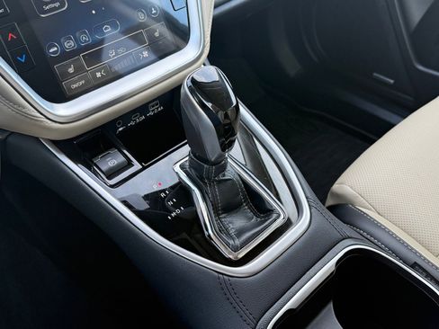 Certified 2025 Subaru Outback Limited image 29