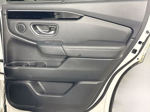 Certified 2023 Honda Pilot Touring image 29