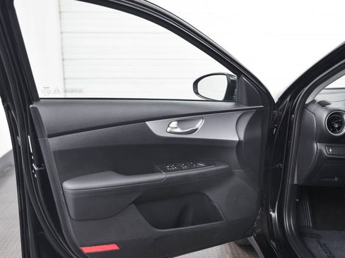 Used 2024 Kia Forte LX image 9