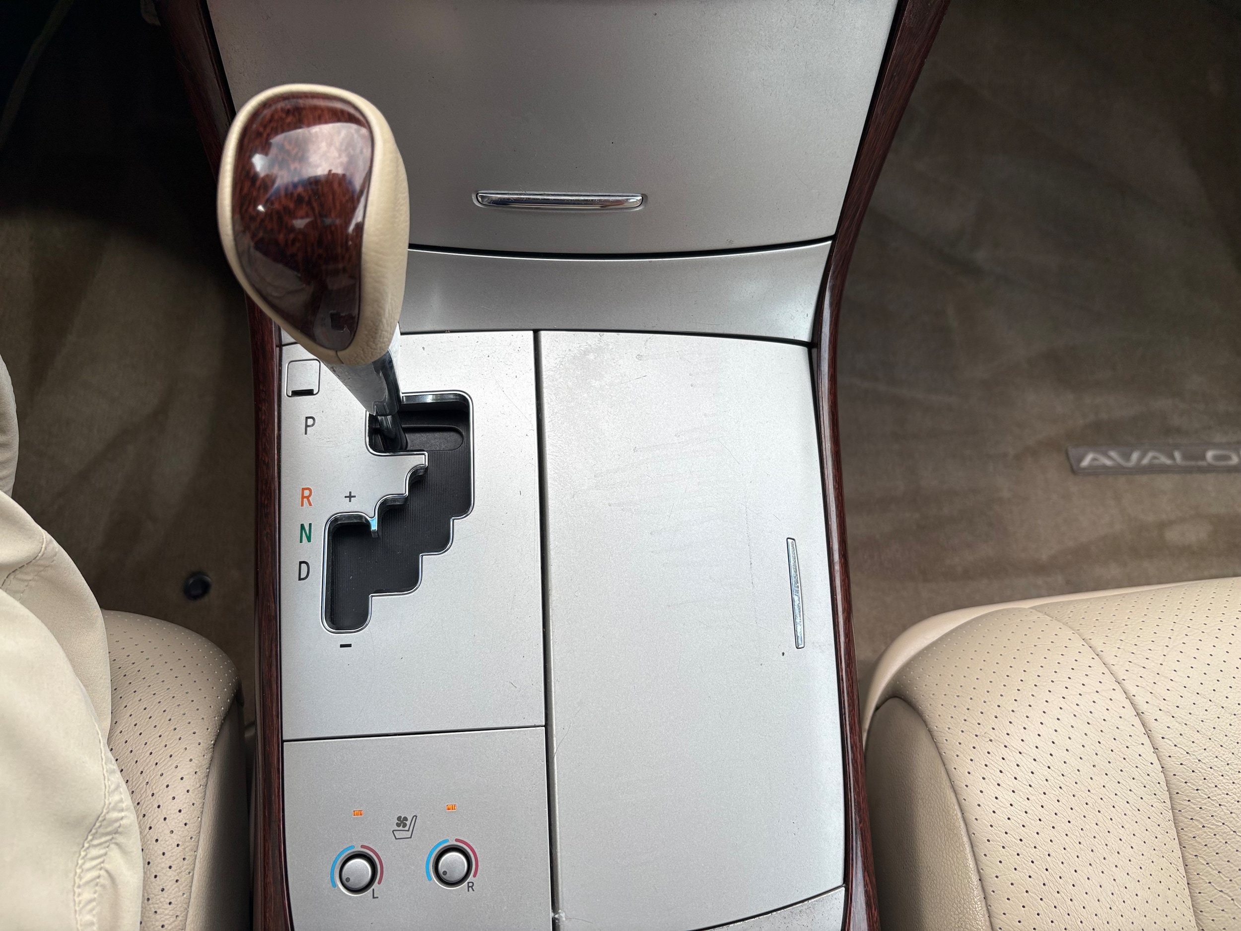 Used 2008 Toyota Avalon Limited FWD image 51
