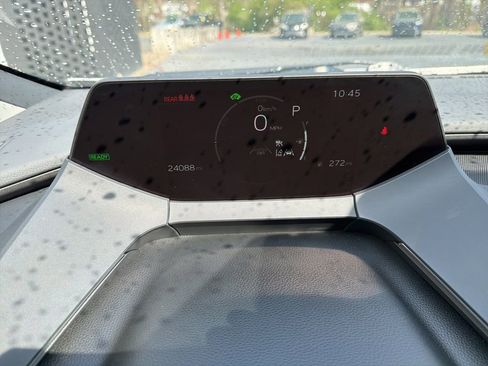 Used 2023 Toyota Prius XLE FWD image 44