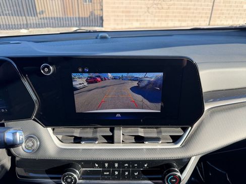 Used 2025 Chevrolet Equinox LT image 17