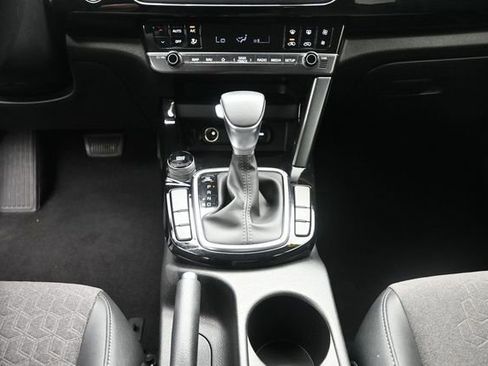 Used 2025 Kia Seltos S FWD image 13