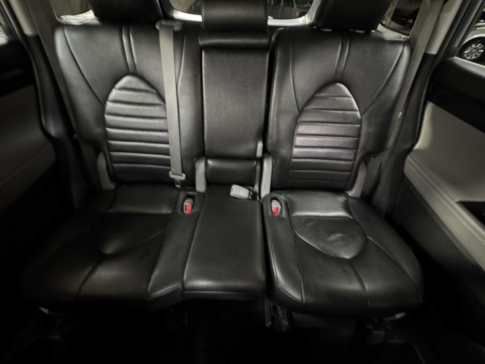 Used 2023 Toyota Highlander LE AWD/4WD image 15