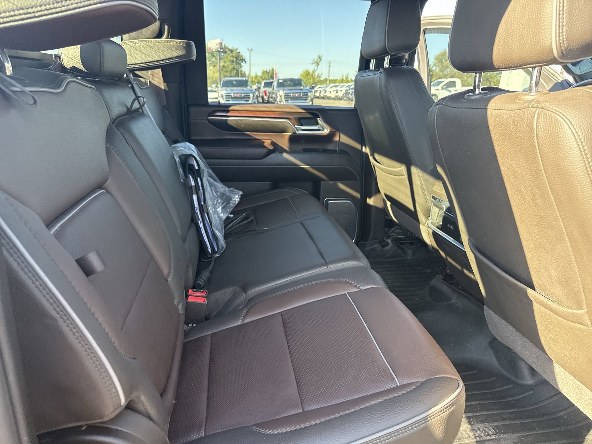 Used 2024 GMC Sierra 3500 Denali w/ Denali Reserve Package AWD/4WD image 34