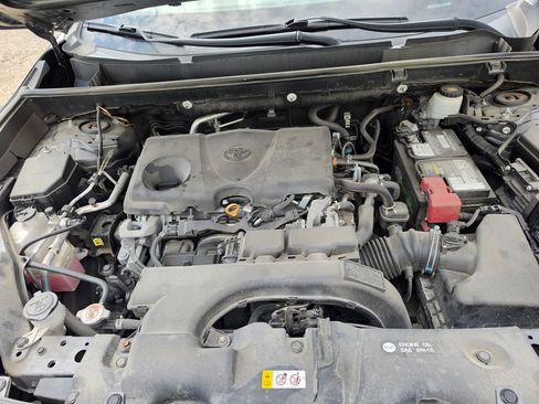 Used 2021 Toyota RAV4 XLE Premium image 9