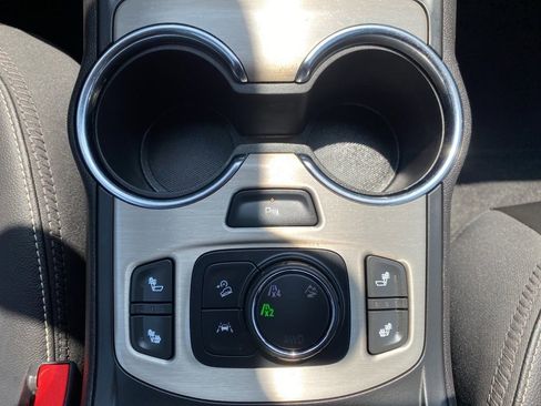 Used 2023 GMC Terrain Denali image 13