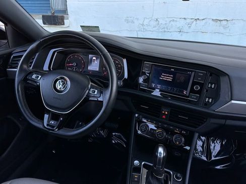 Used 2019 Volkswagen Jetta R-Line image 16