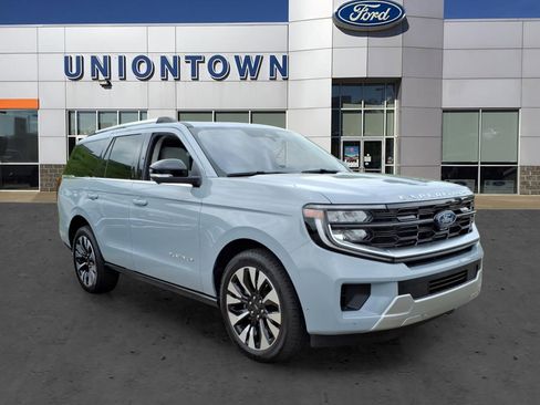 Used 2025 Ford Expedition Platinum w/ Driver's Package AWD/4WD image 1