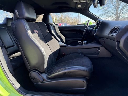 Used 2015 Dodge Challenger R/T Scat Pack w/ Scat Pack Appearance Package image 13