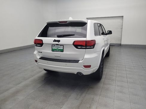 Used 2019 Jeep Grand Cherokee Altitude image 9