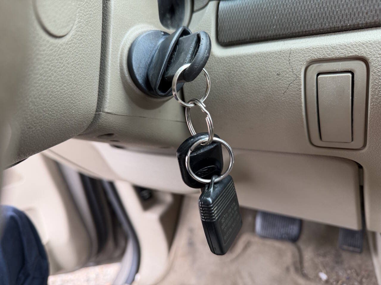 Used 2004 Ford Freestar SES FWD image 40