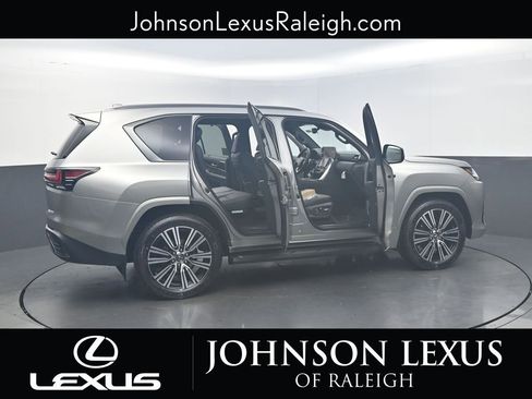 New 2026 Lexus LX 600 4WD w/ Luxury Package image 23