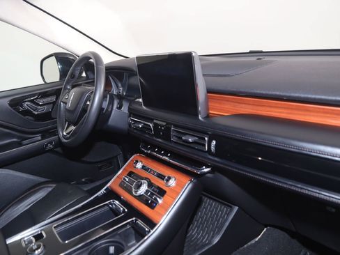 Used 2024 Lincoln Aviator Reserve AWD/4WD image 37