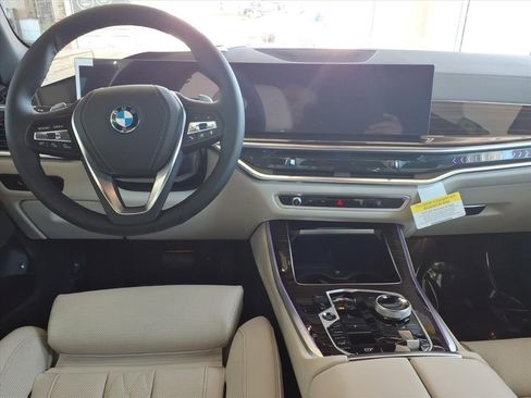 New 2026 BMW X5 xDrive50e image 9