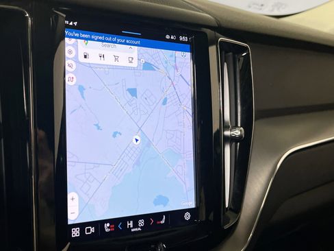 Used 2023 Volvo XC60 B5 Core w/ Climate Package image 13