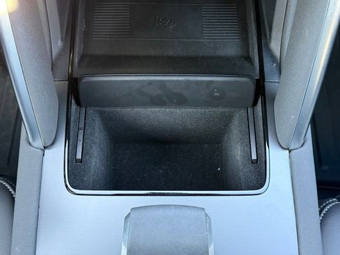 Used 2025 Land Rover Discovery Sport Dynamic SE image 23