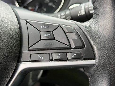 Used 2019 Nissan Rogue SV FWD image 15