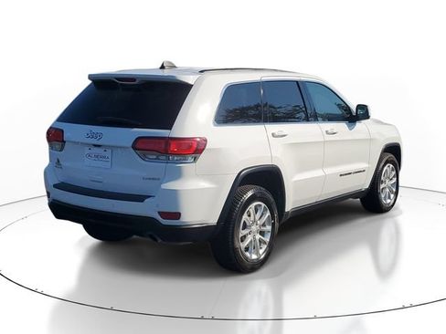 Used 2022 Jeep Grand Cherokee Laredo E w/ Security & Convenience Group AWD/4WD image 4