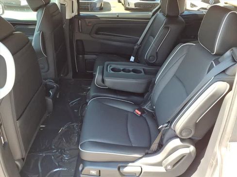 New 2026 Honda Odyssey Touring image 9