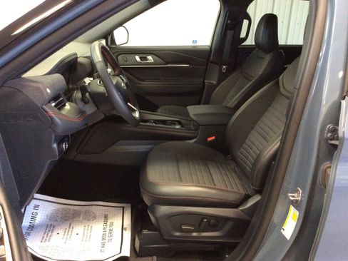 Used 2025 Ford Explorer ST-Line image 15