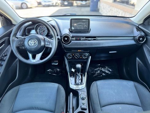Used 2017 Toyota Yaris iA image 13