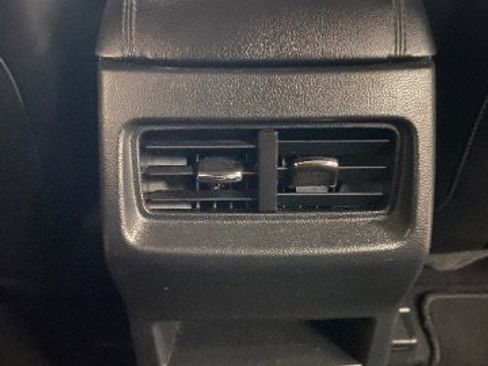 Used 2021 Ford Edge SEL image 26