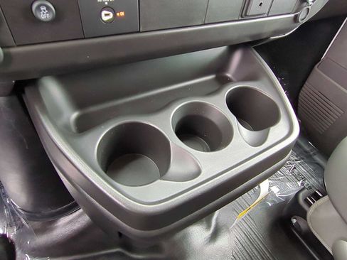 New 2026 Chevrolet Express 2500 Extended RWD image 16