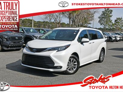 Used 2025 Toyota Sienna XLE w/ XLE Plus Package