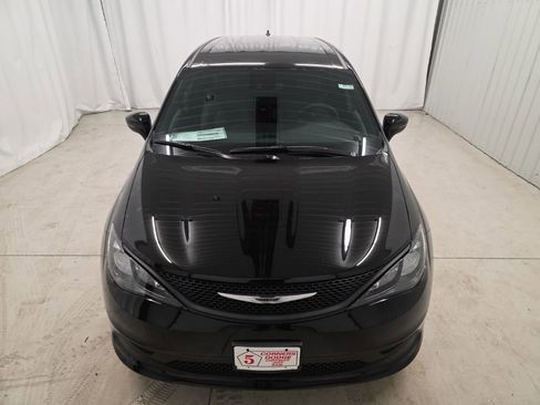 New 2026 Chrysler Voyager LX FWD image 9