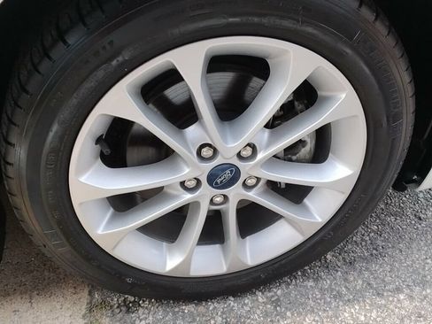 Used 2019 Ford Fusion SE FWD image 32
