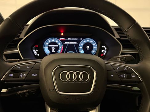 Used 2023 Audi Q3 2.0T Premium Plus w/ Premium Plus Package AWD/4WD image 11