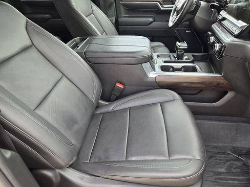 Used 2024 GMC Sierra 1500 SLT image 12